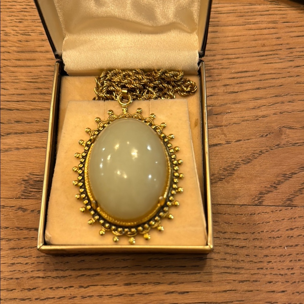 Vintage Gold and Cream Necklace with Ornate Pendant